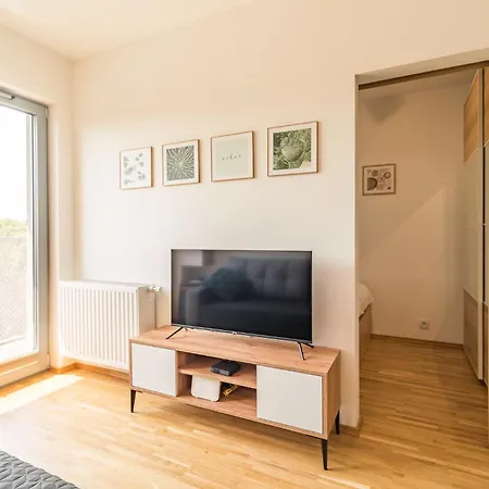 Old Town - Bus&tram Stops Nearby, Balcony - By Rentujemy Apartman *