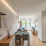 Old Town - Bus&tram Stops Nearby, Balcony - By Rentujemy Apartman Krakkó