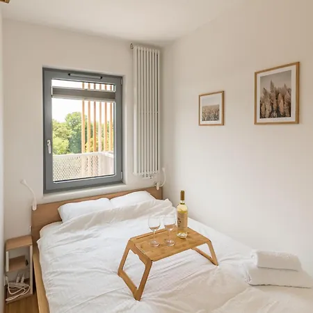 Old Town - Bus&tram Stops Nearby, Balcony - By Rentujemy Apartmán *