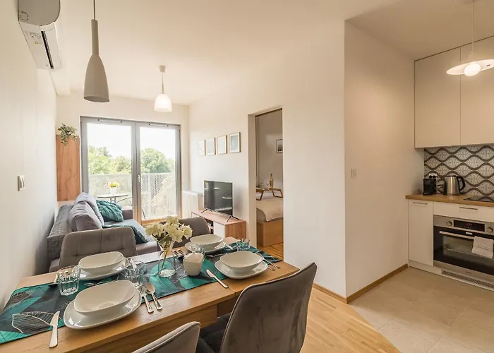 Old Town - Bus&tram Stops Nearby, Balcony - By Rentujemy *