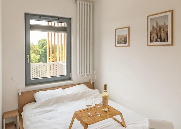 Old Town - Bus&tram Stops Nearby, Balcony - By Rentujemy Lägenhet *