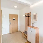 Old Town - Bus&tram Stops Nearby, Balcony - By Rentujemy Apartamento *