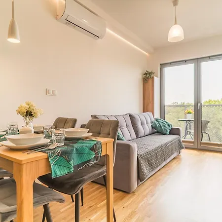 Appartement Old Town - Bus&tram Stops Nearby, Balcony - By Rentujemy Cracovie